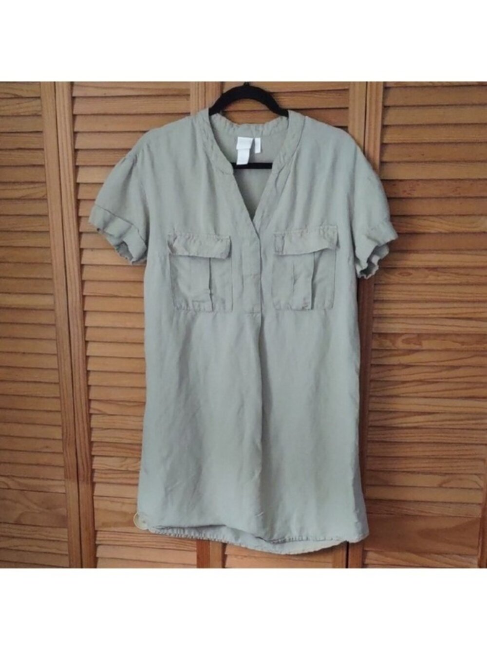 H&M Kahki Tan Short Sleeve V Neck Chest Pockets Shift Sheath Dress Size 2